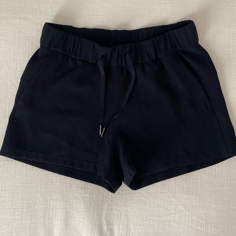 Lululemon shorts size 6, like new condition